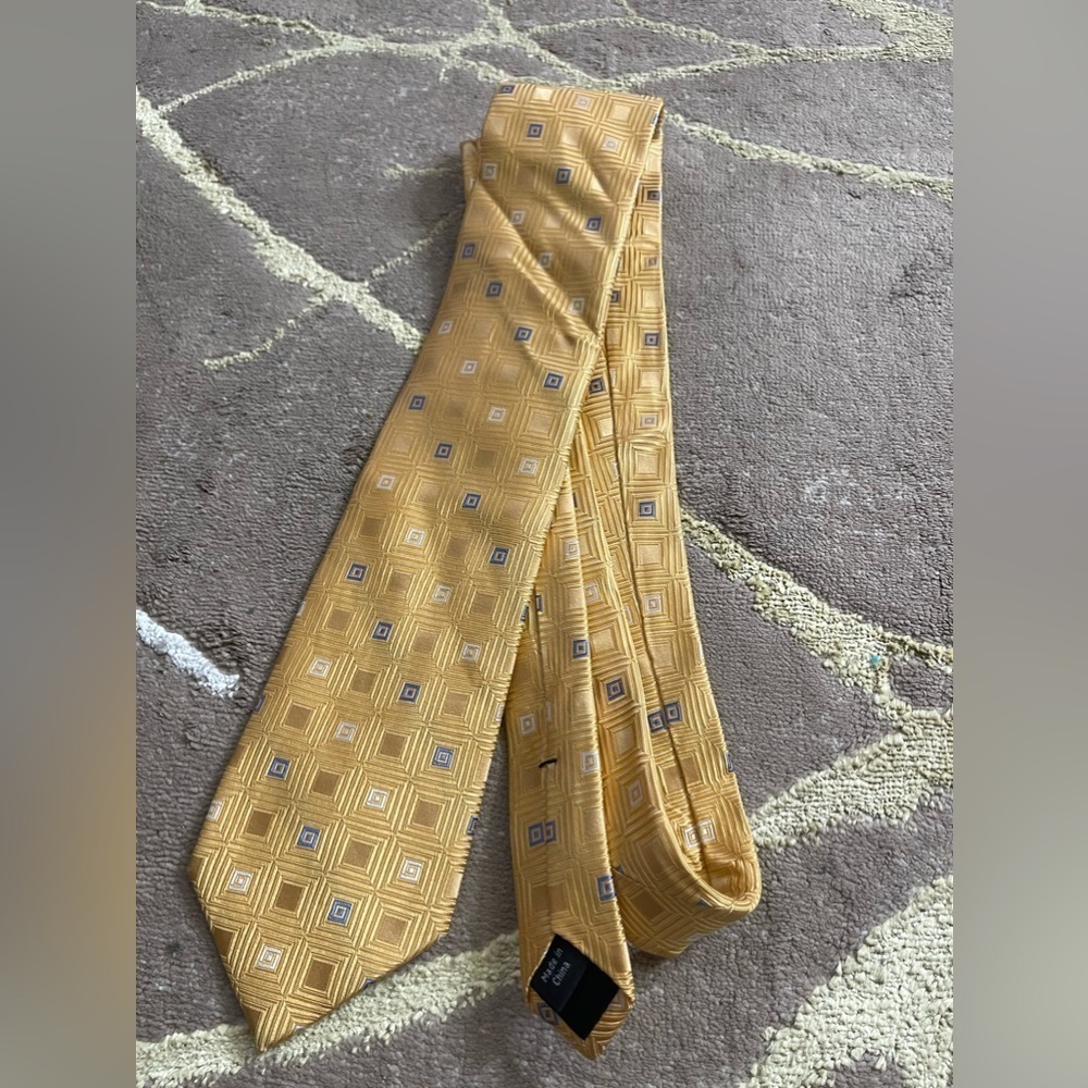 Micheal kors tie - Picture 2 of 3